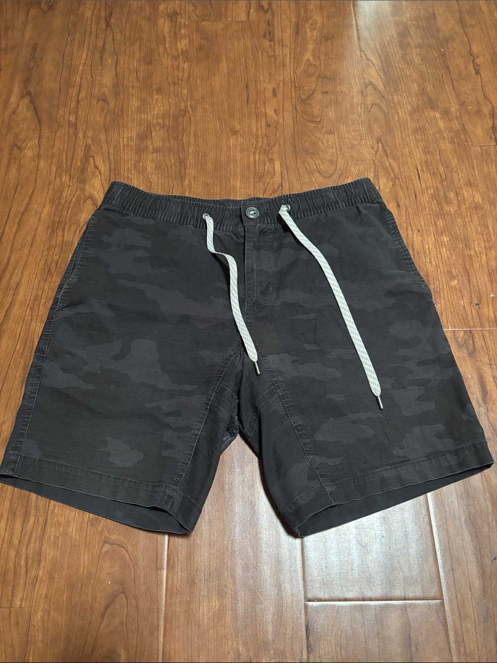 Vuori Dark Grey Camo Ripstop 8” Shorts